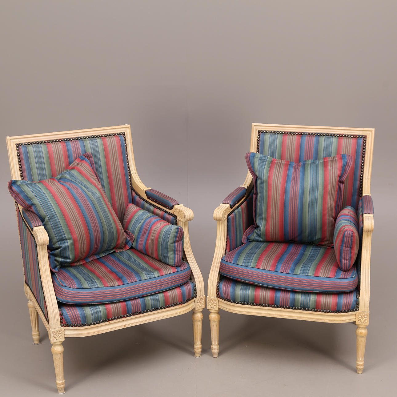 KARMSTOLAR, ett par, gustaviansk stil, 19-/2000-tal.