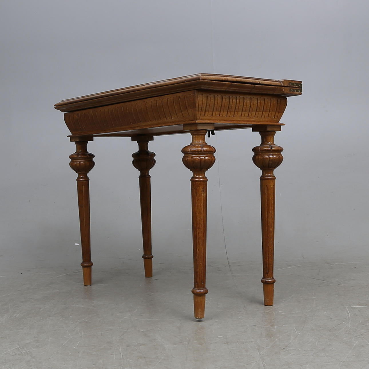 SPELBORD, nyrenässans, sent 1800-tal.