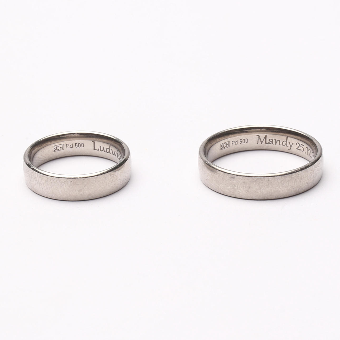 RINGAR, två delar, Palladium, PD500, vikt 8,4 gram.
