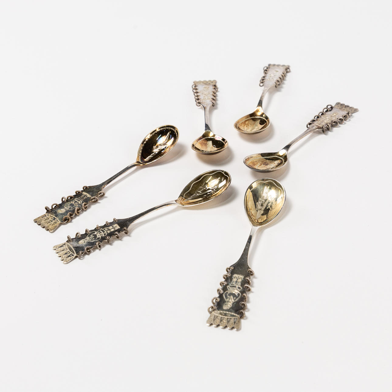 TESKEDAR. 6 st, lappsilver.