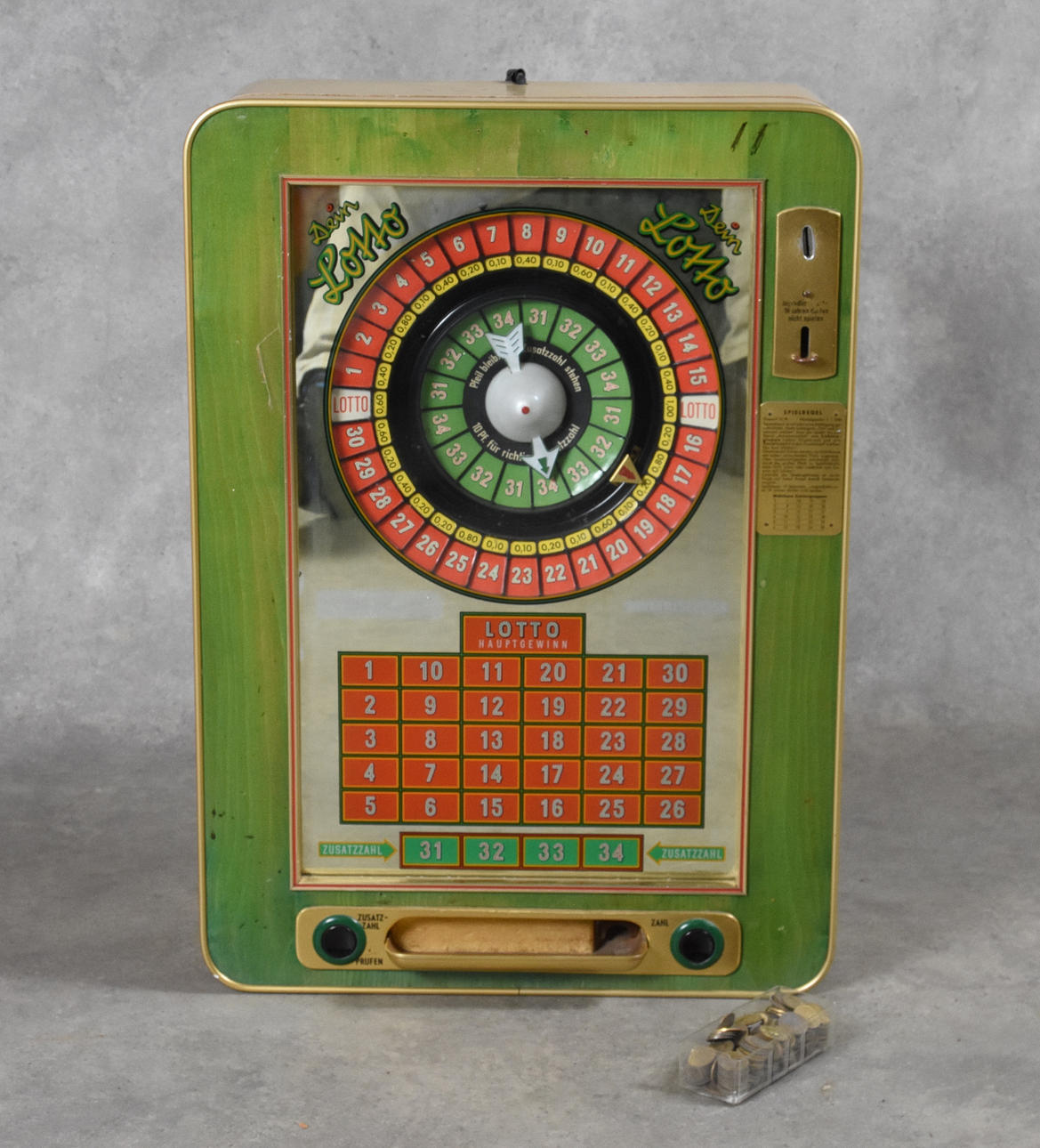 SPELAUTOMAT MED SPELMARKER, proveniens Höganäs Folketspark, 1950-60 tal.