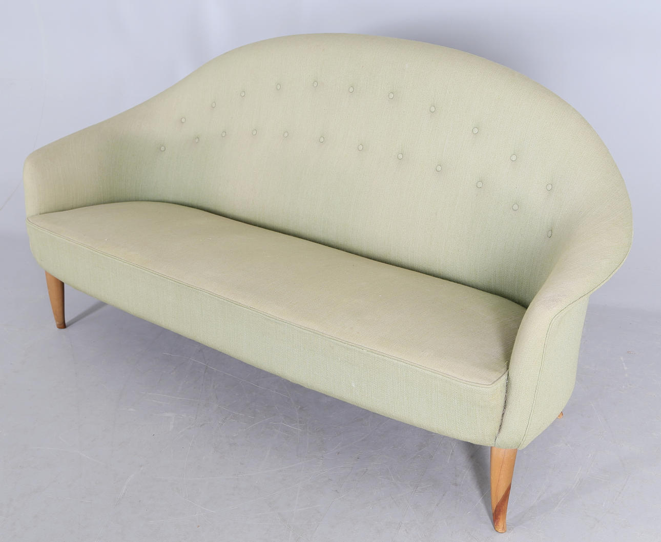 KERSTIN HÖRLIN-HOLMQVIST. Soffa, "Paradiset", 1900-talets mitt.