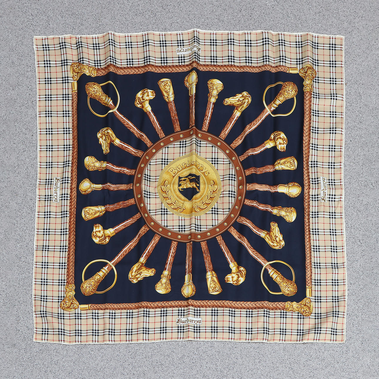 BURBERRY, SCARF. Siden, ca 1990-tal.