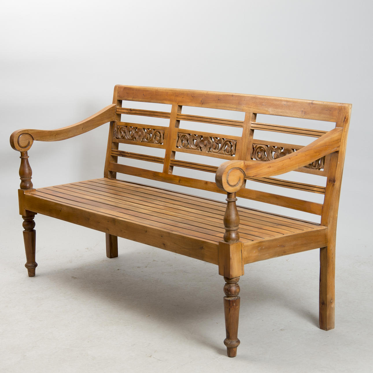 SOFA, estilo colonial francés, contemporáneo.