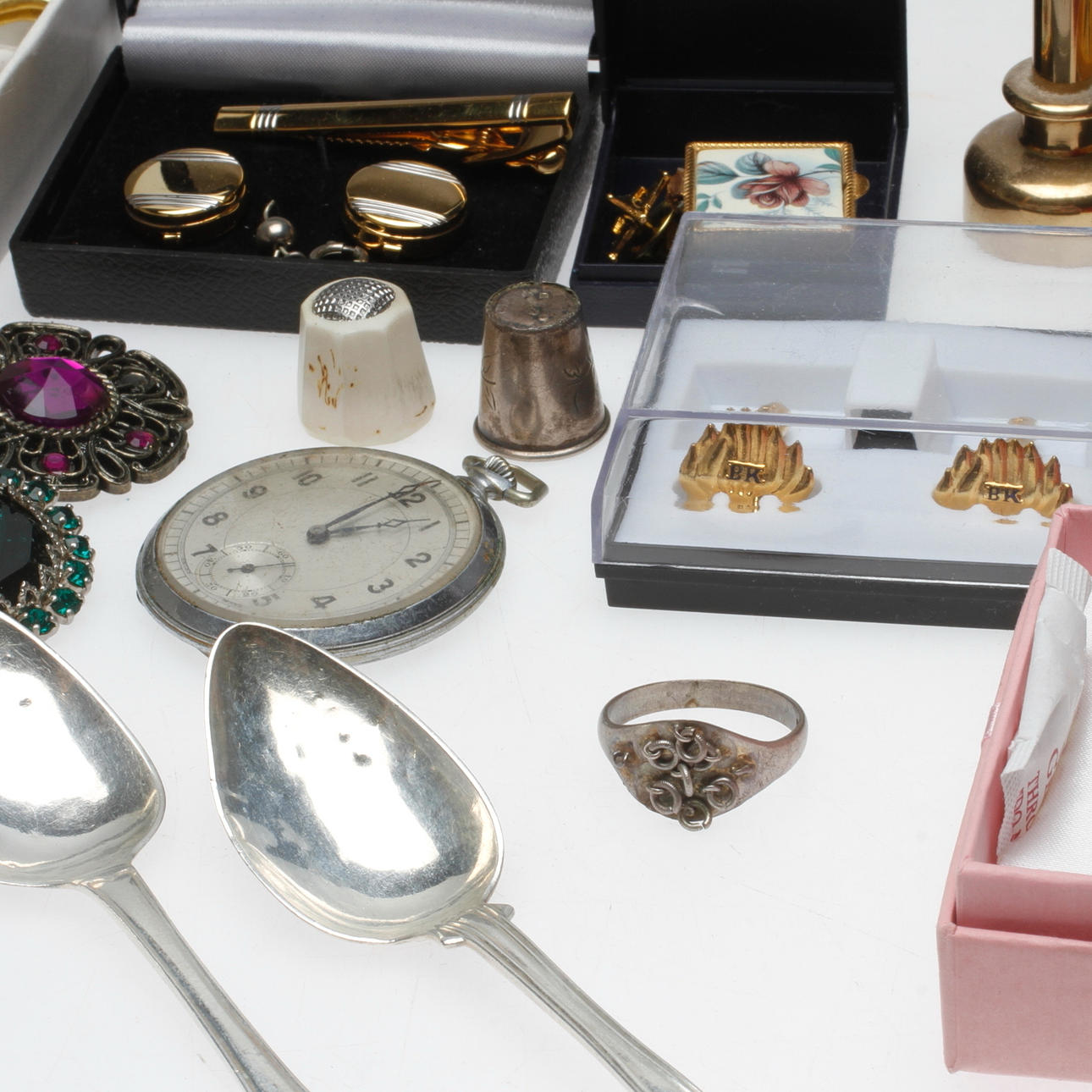 SMYCKEN med mera, bland annat silver.