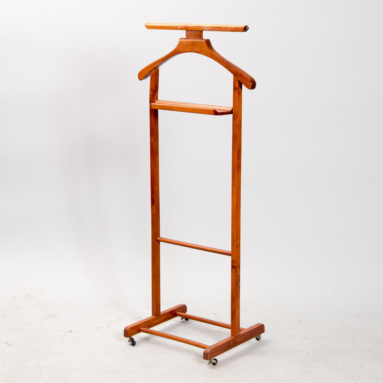 HERRBETJÄNT, mahognybetsad, Reguitti, Italien.