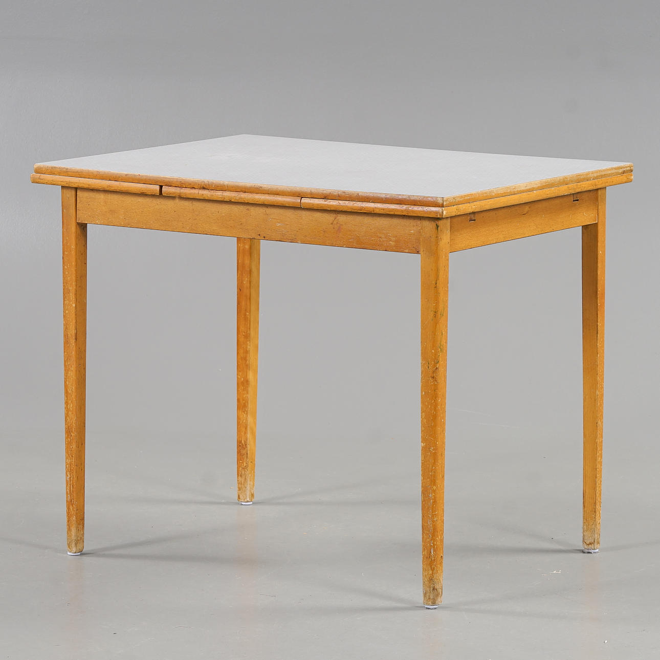 DINING TABLE with Perstorp laminate top 
