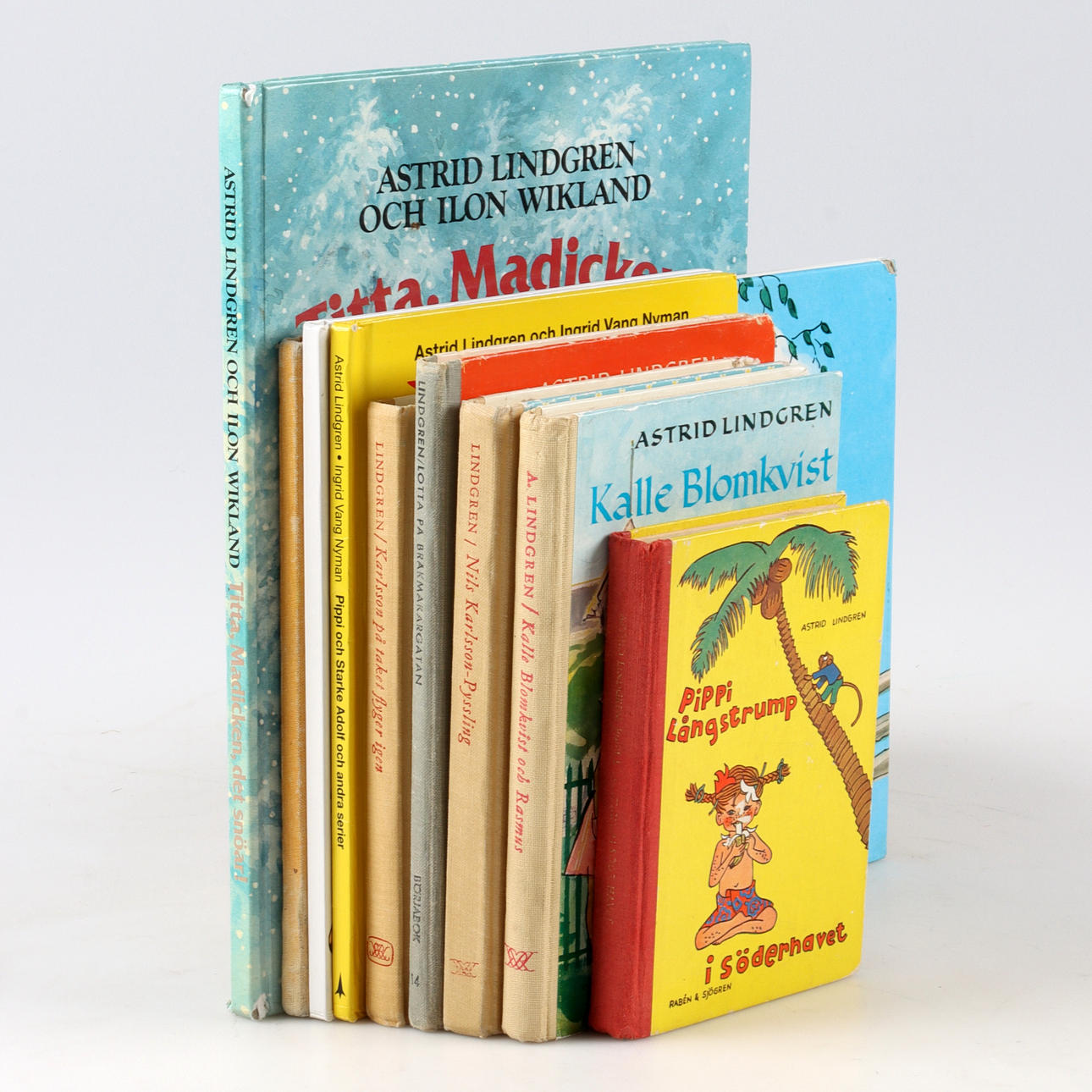 ASTRID LINDGREN. Böcker, 9 st, Rabén & Sjögren.