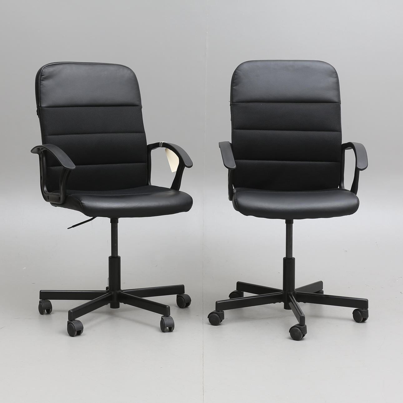 KONTORSSTOLAR, 2 stycken.