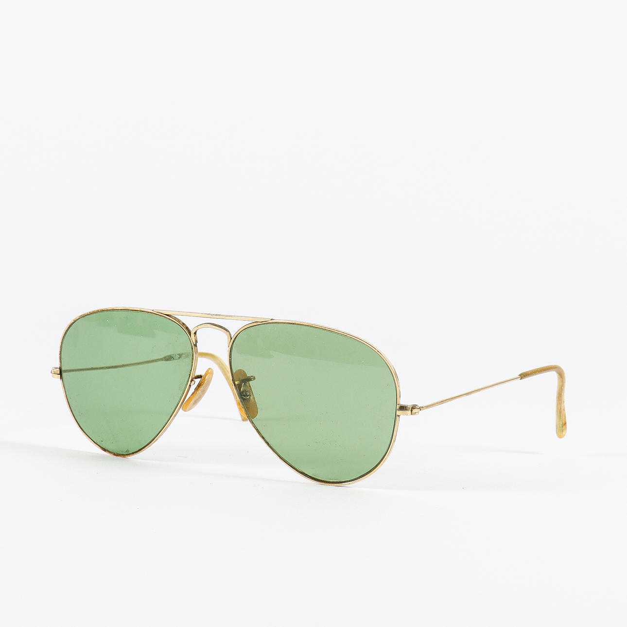 SOLGLASÖGON Ray-Ban.