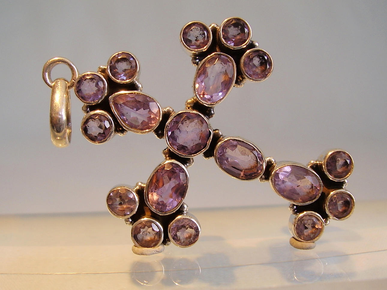 AMETIST KORS HÄNGE.