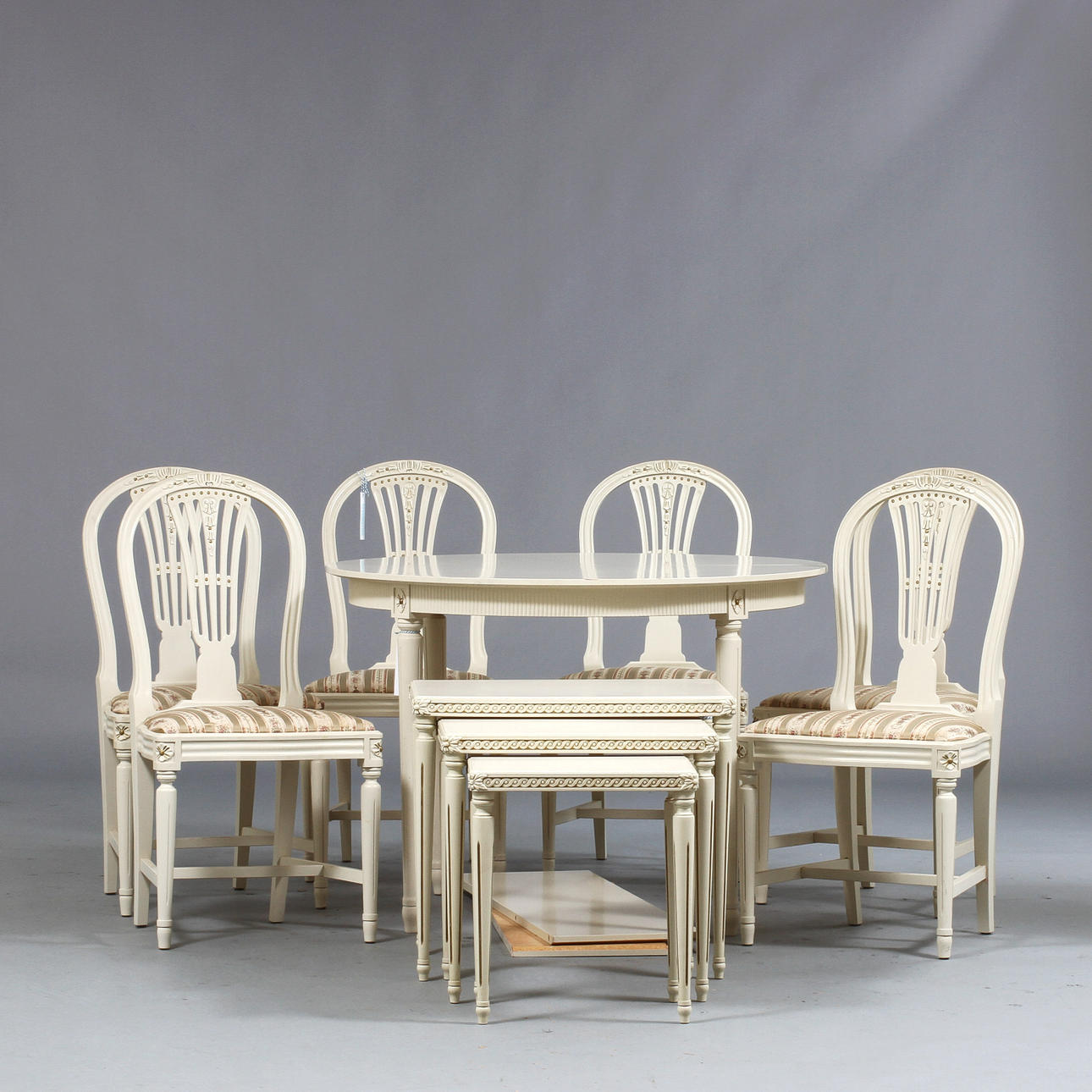 MATSALSGRUPP, 9 delar, gustaviansk stil 1900-tal.