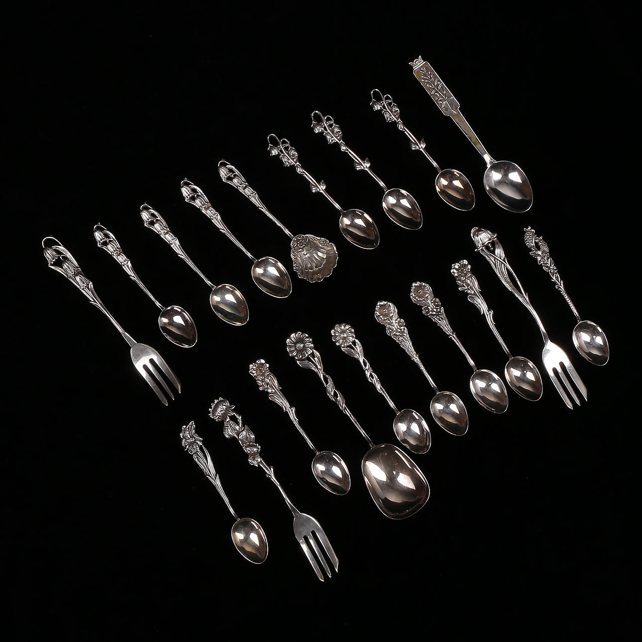 KAFFESKEDAR mm, 19 st, silver, totalvikt 219 gram.