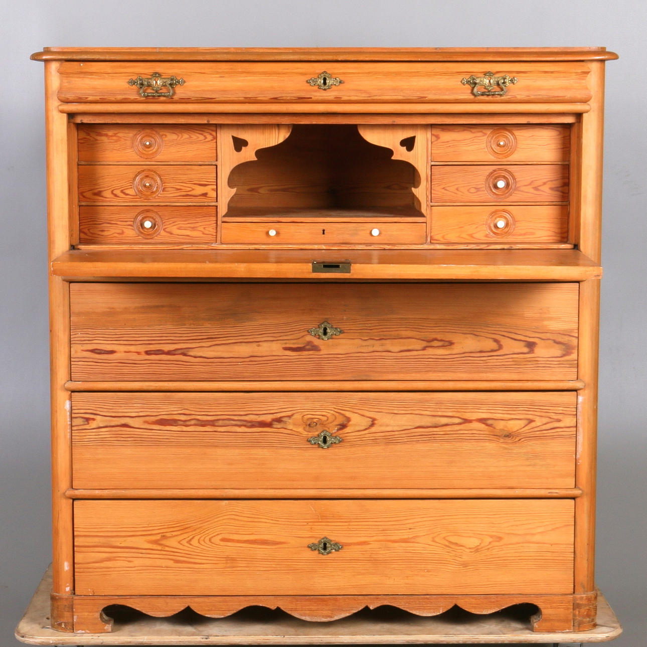 SEKRETÄR, furu, 1800-talets första hälft.