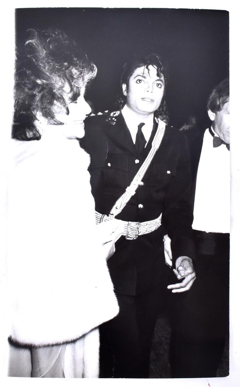 RON GALELLA. Silvergelatinprint,-.