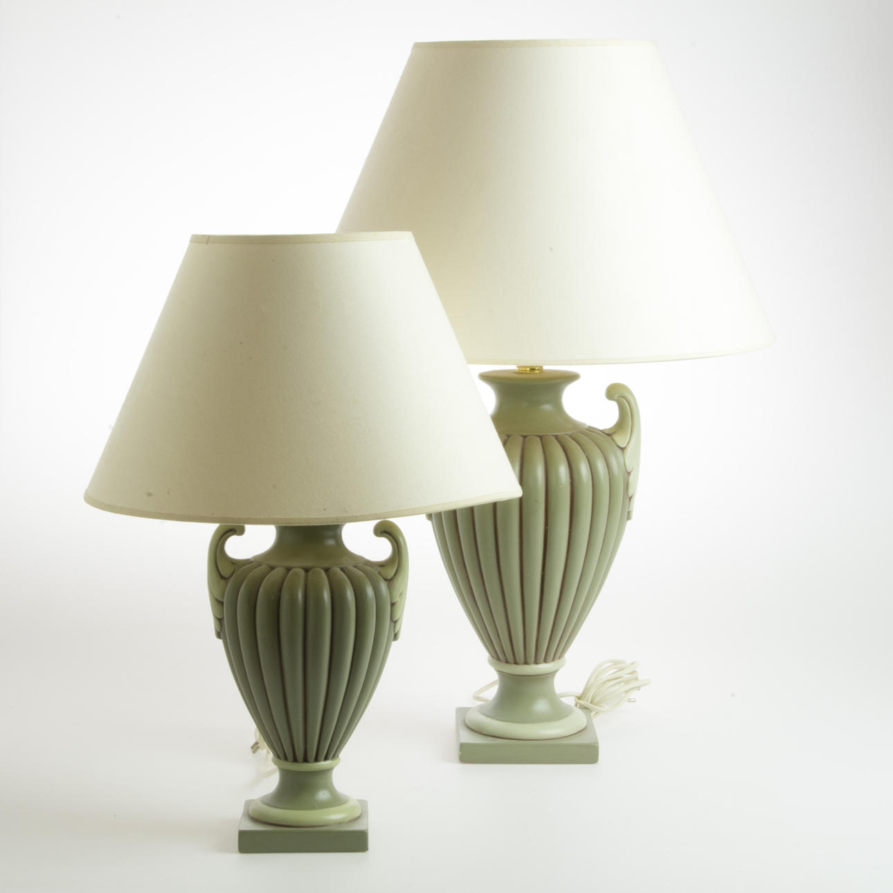 BORDSLAMPOR, 2 stycken, keramik, sent 1900-tal.