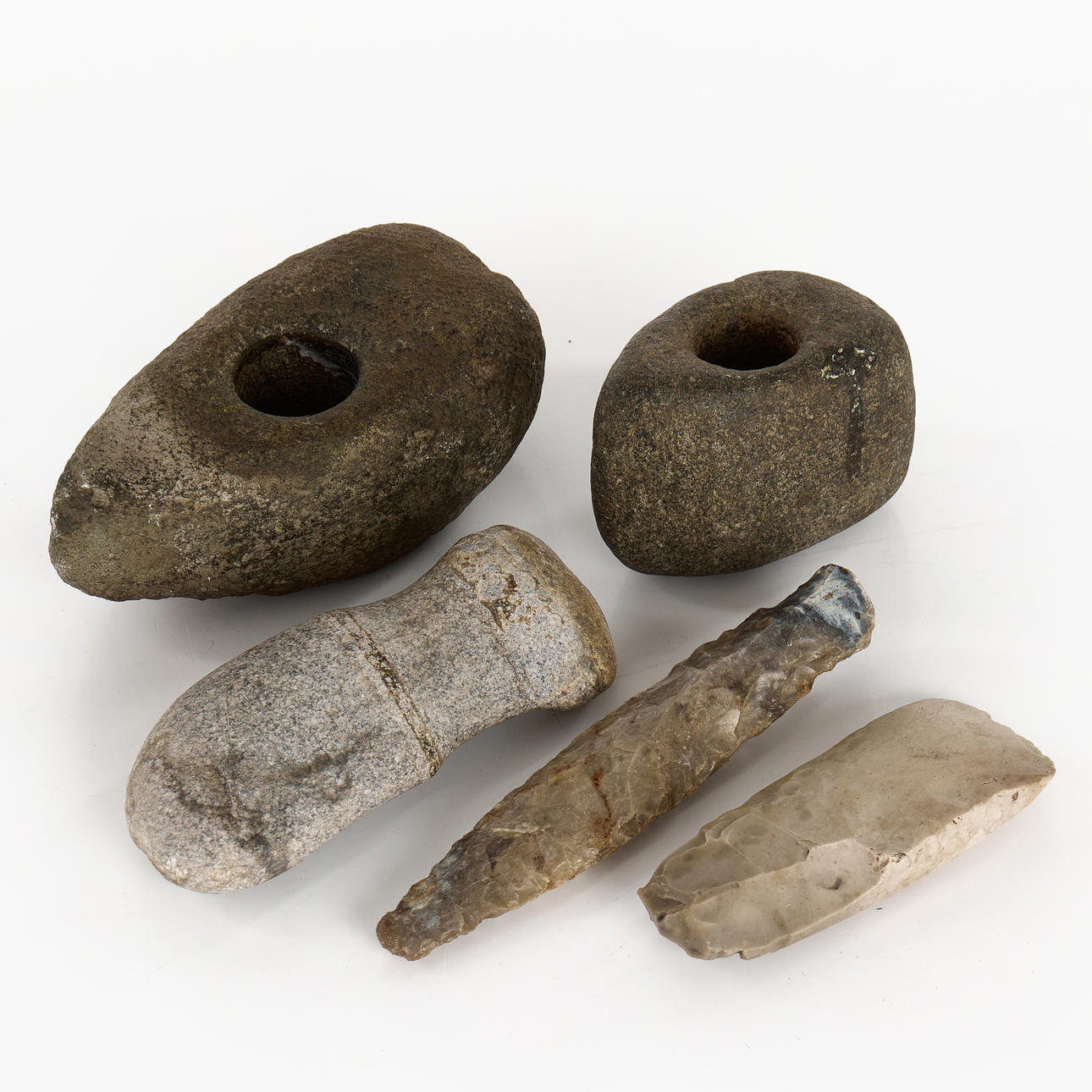 LATE NEOLITHIC, 5 objects in stone and flint. Miscellaneous ...