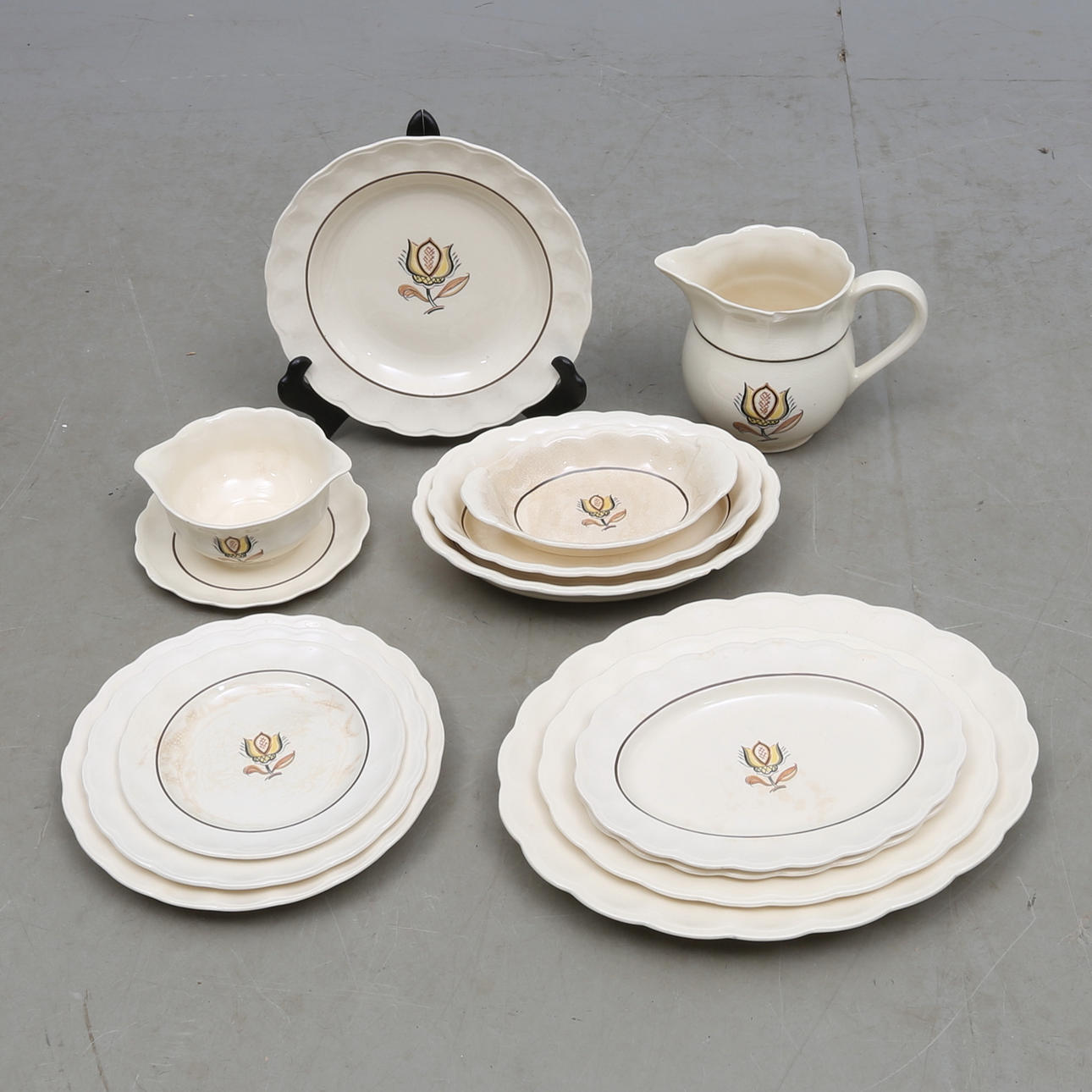 MATSERVIS, ca 55 delar, flintgods, "Naima", Gustavsberg.