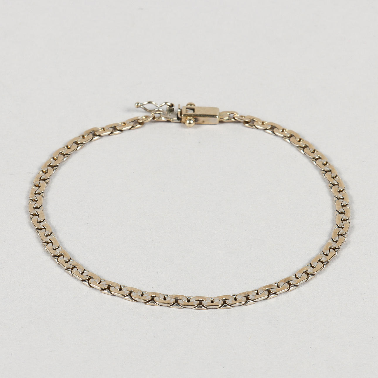 ARMBAND 18k vitguld.