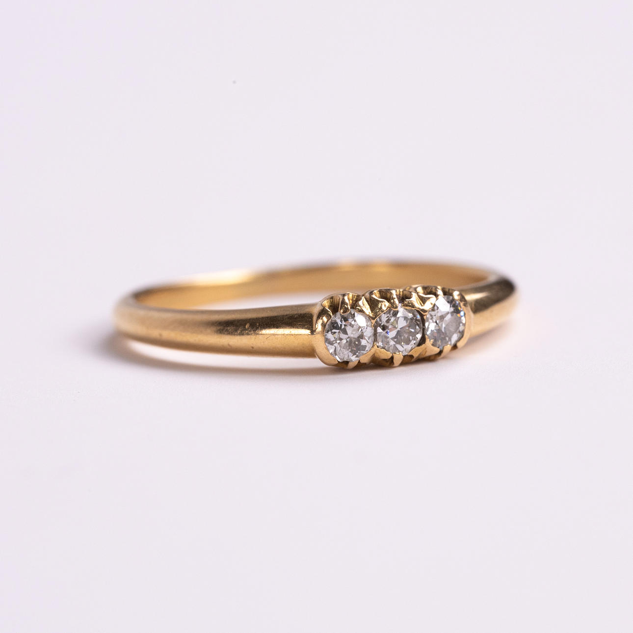 RING, 18k guld, 3 st diamanter.