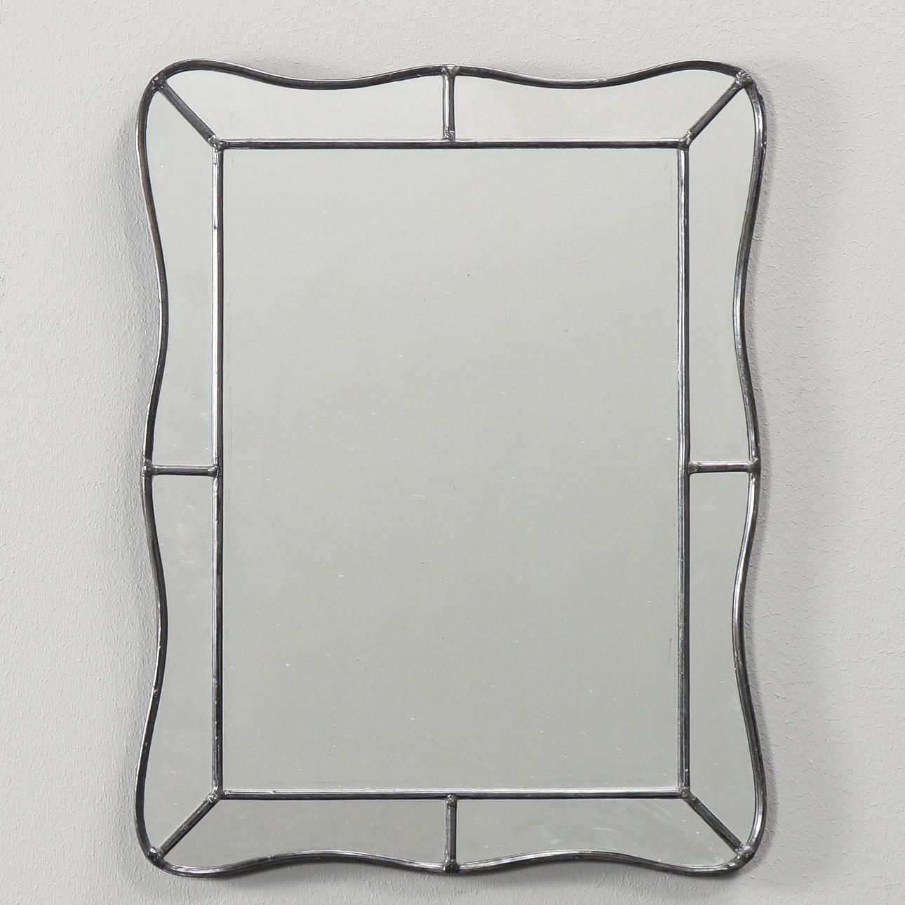 VÄGGSPEGEL blyinfattat glas.