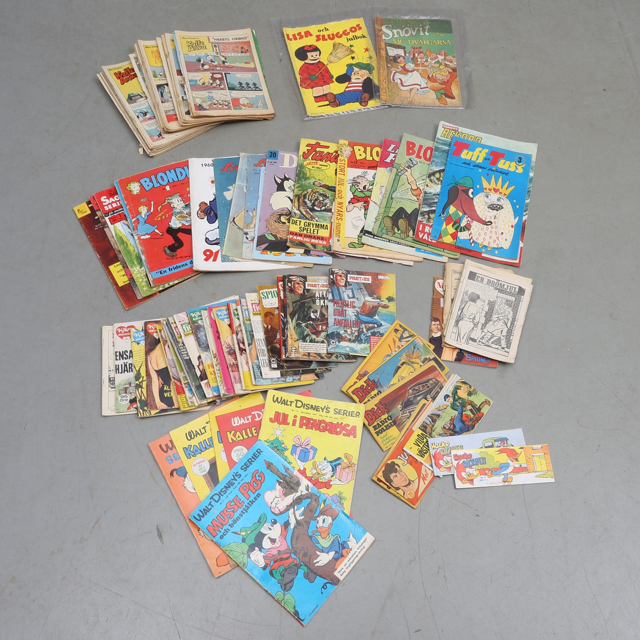 SERIETIDNINGAR, olika titlar, bland annat Blondi, Dick vid radiopolisen, Walt Disney´s Serier, Daffy. 1950/1960-tal.