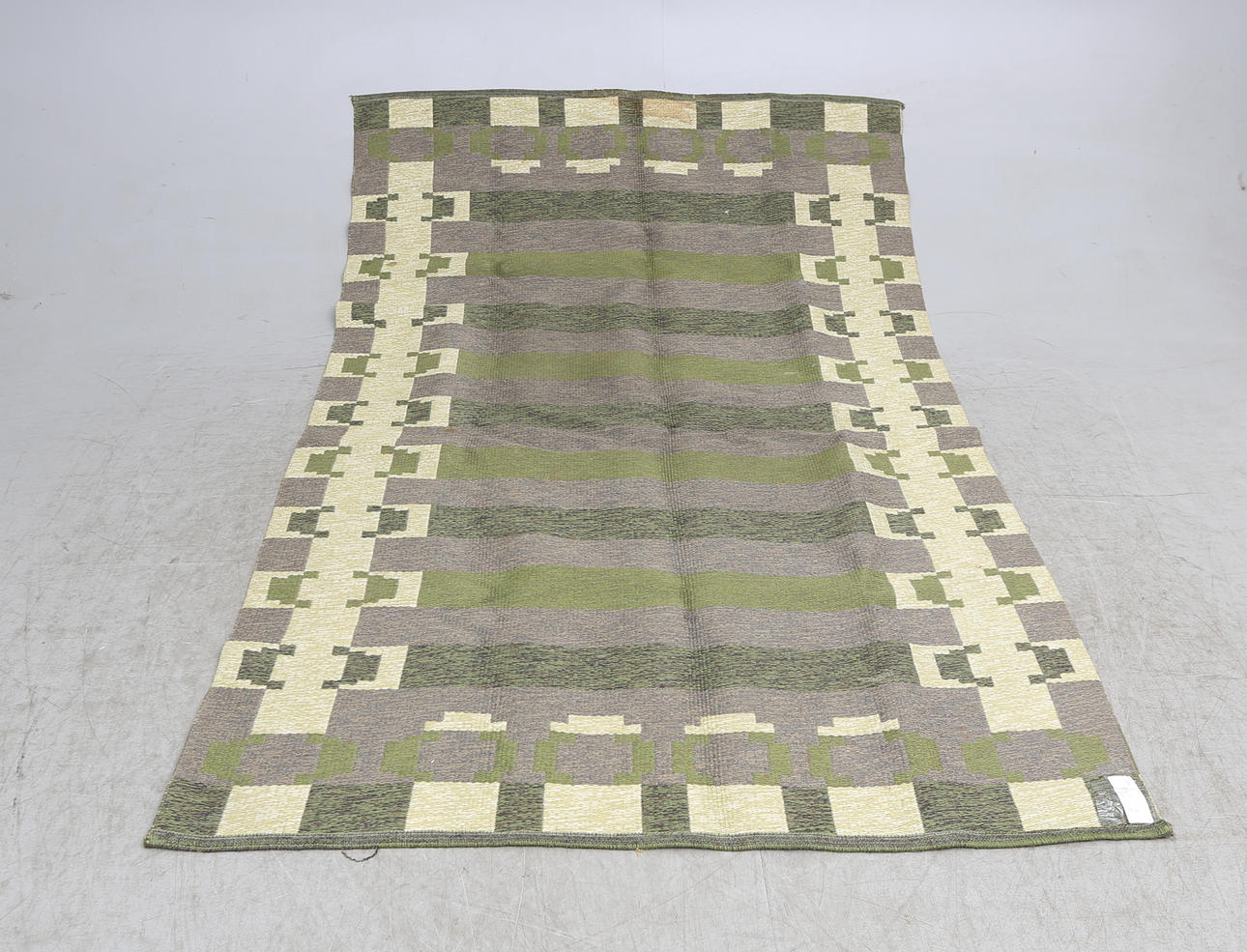 MATTA, rölakan, 1900-talets andra hälft, ca. 229x157 cm.