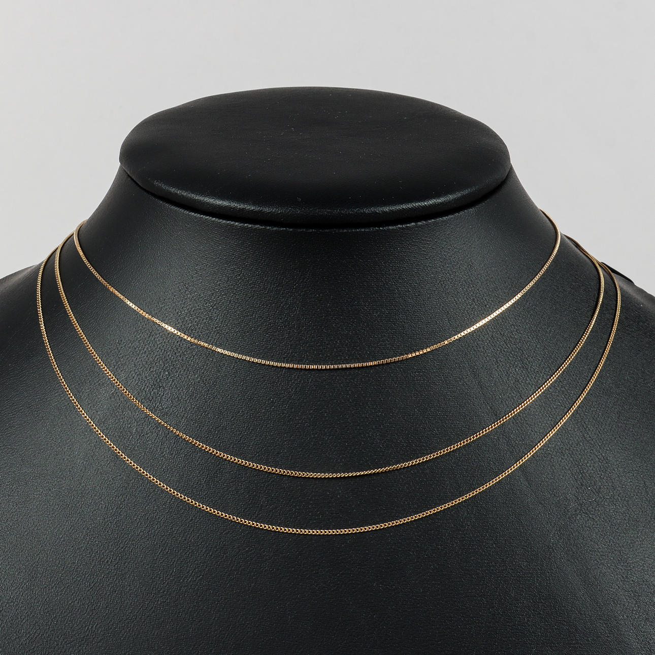 HALSKEDJOR 3 stycken, 18k guld.