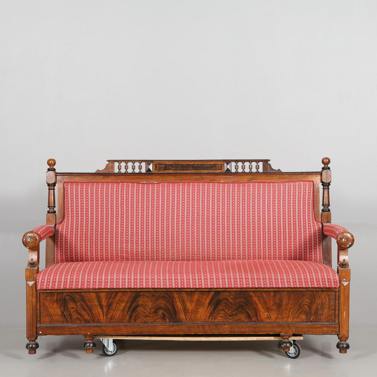 SOFFA, nyrenässans, sekelskiftet 1900.