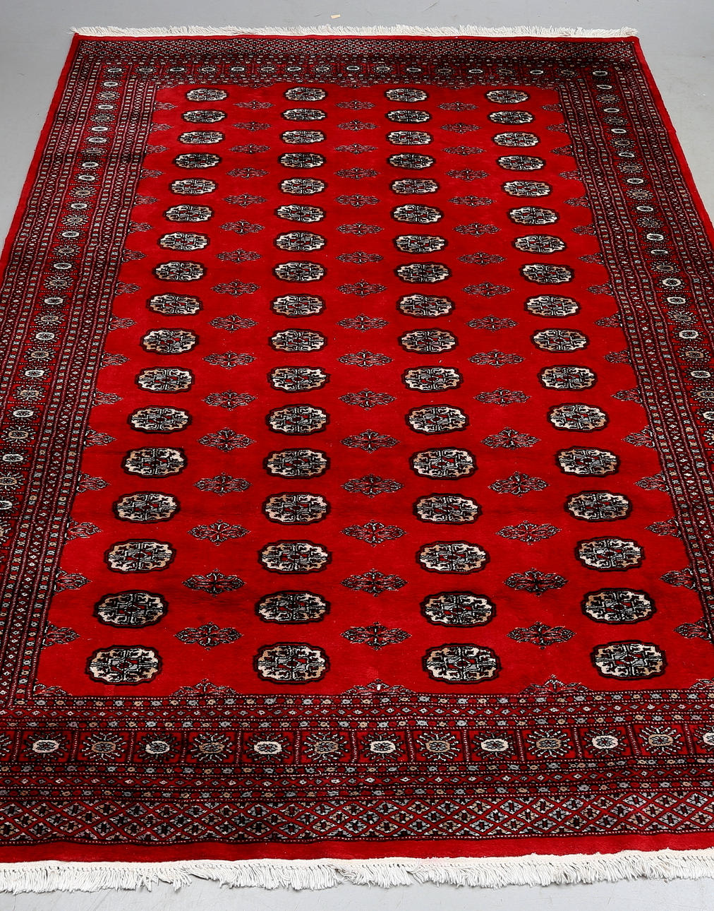 MATTA, Karachi, Pakistan, ca 294 x 208 cm.