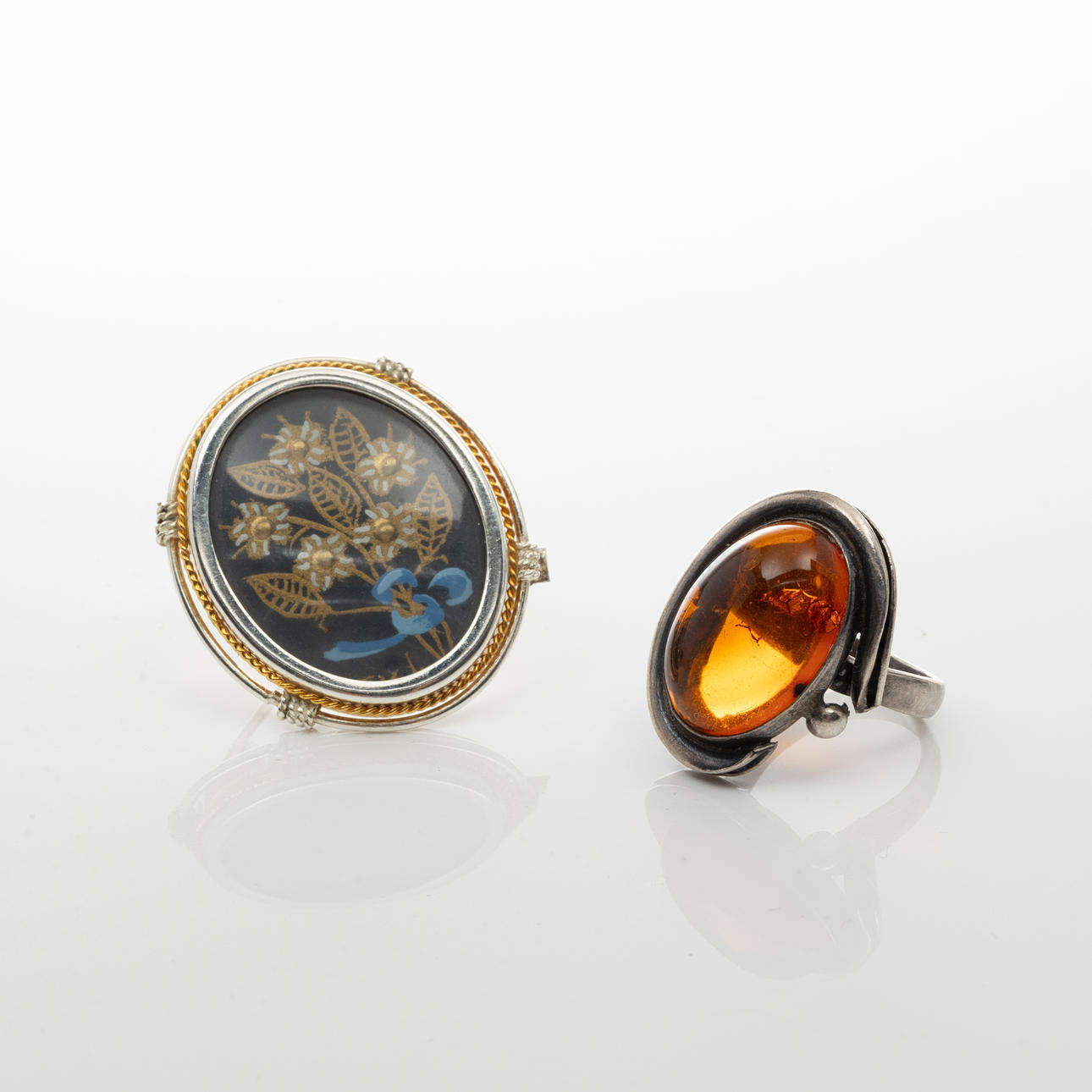 BROOCH & RING, Silver, Amber.