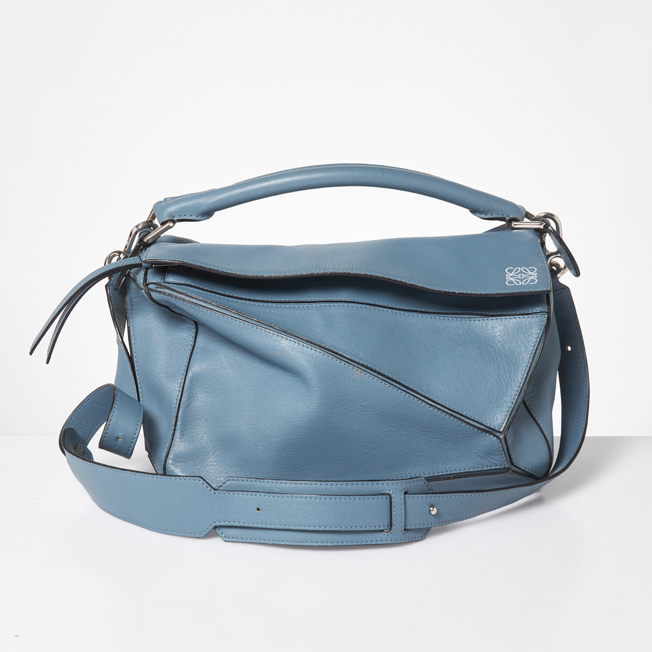 LOEWE, "Puzzle", väska, blått läder.