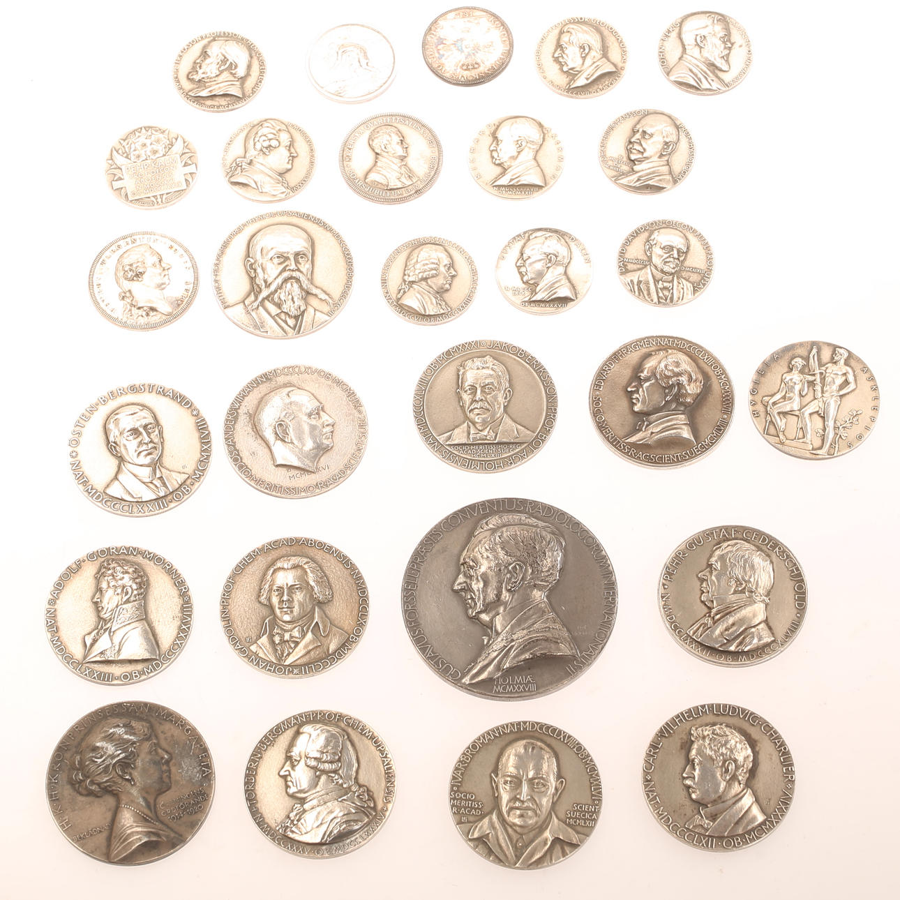 MINNESMEDALJER, 28 stycken, silver.