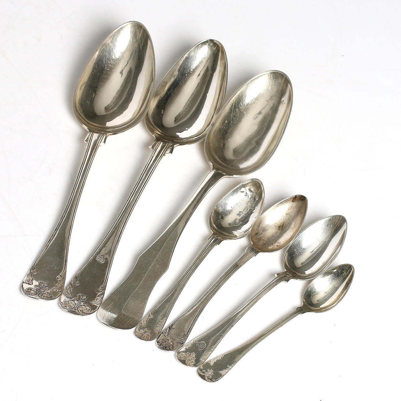 SKEDAR, 7 st. silver, bl.a. Carl Petter Modig och Jacob Engelbert Sundberg, Sundsvall, 1800-tal. Vikt 206 gram.