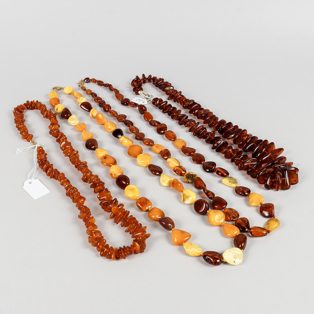 COLLIER 4 stycken bärnsten.