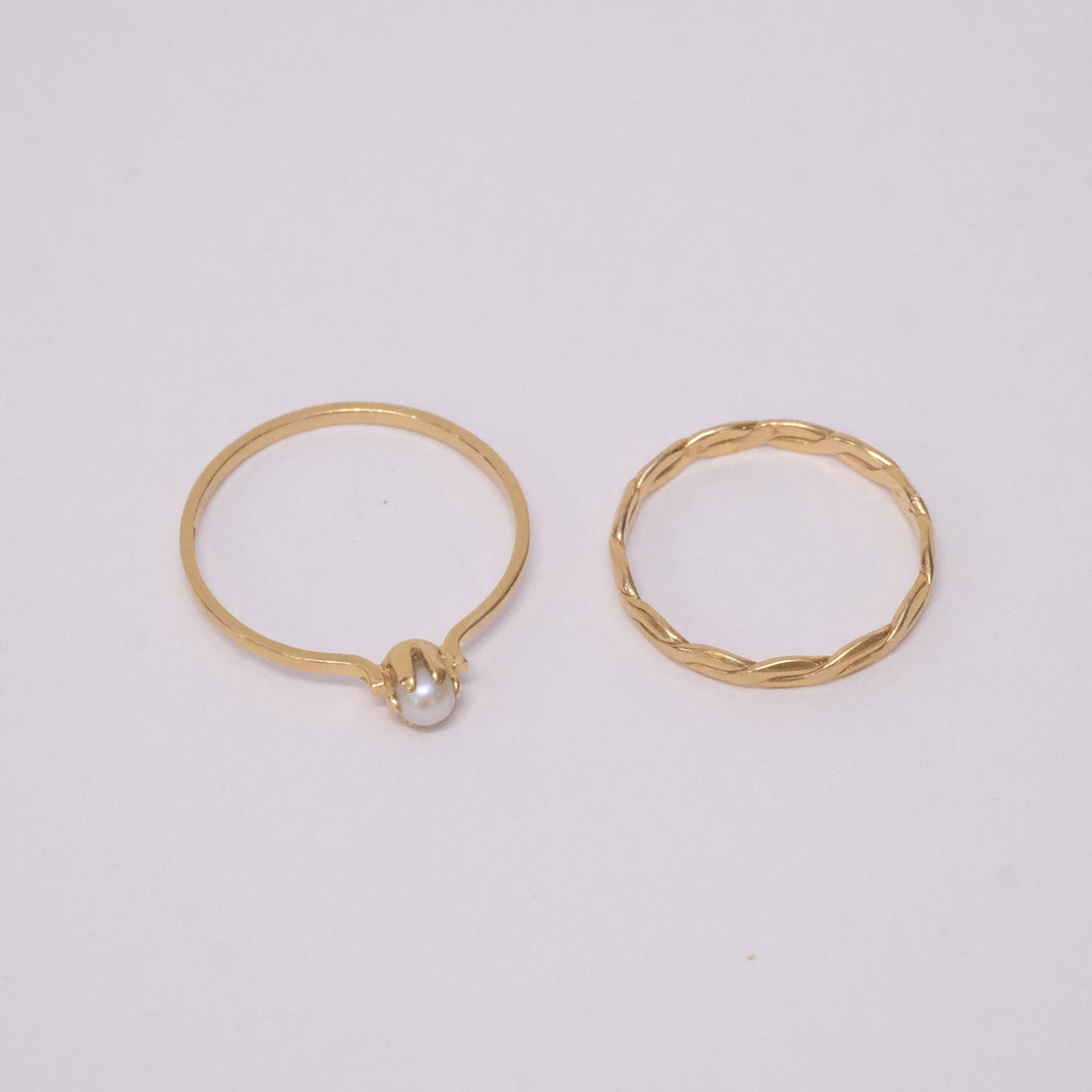 RINGAR, 18K GULD, TVÅ STYCKEN.