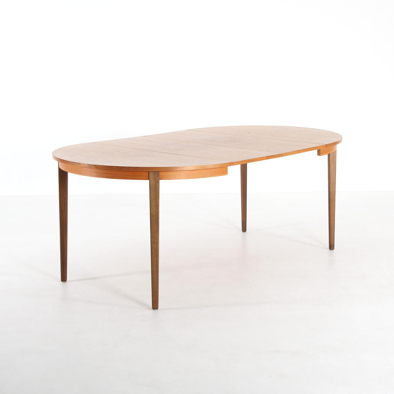 ROUND DINING TABLE WITH 2 EXTENSION LEAVES, 190 cm, Sweden 1960s ...