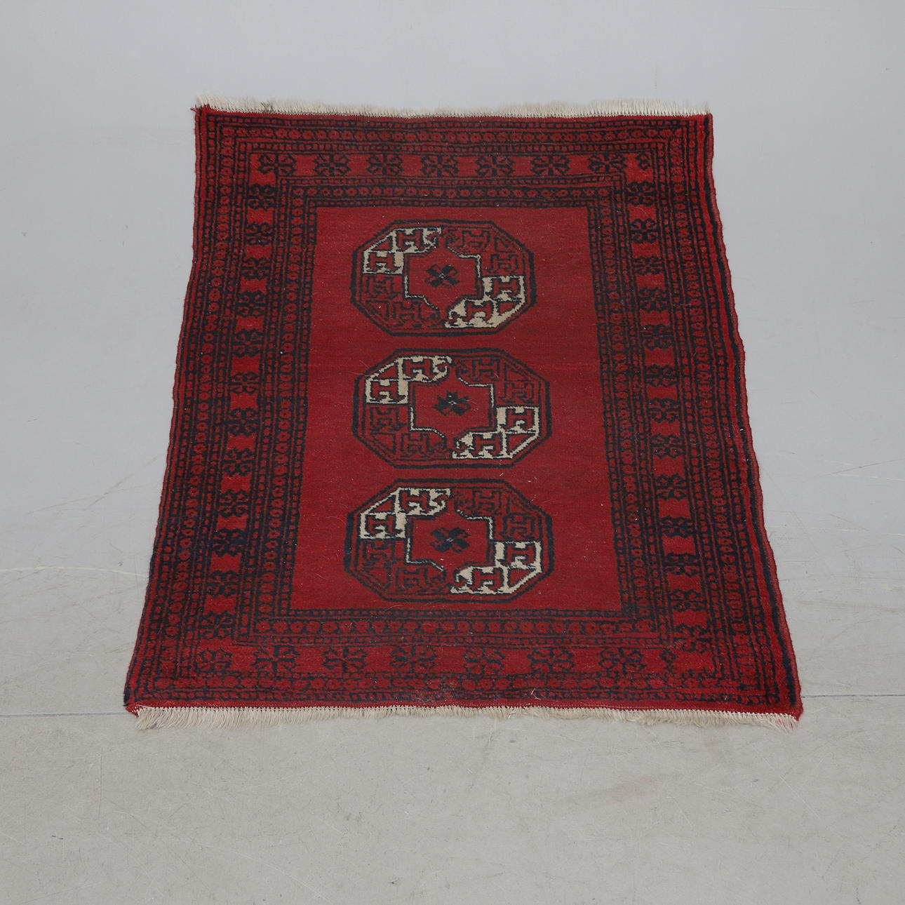 MATTA, Orient, ull, Bochara, ca 111x93 cm.
