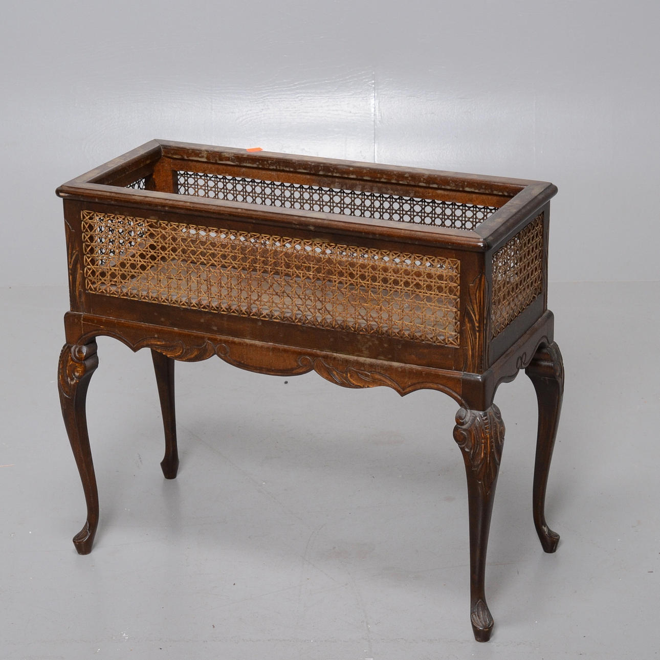 BLOMBORD, rokokostil, bonad björk, tidigt 1900-tal.