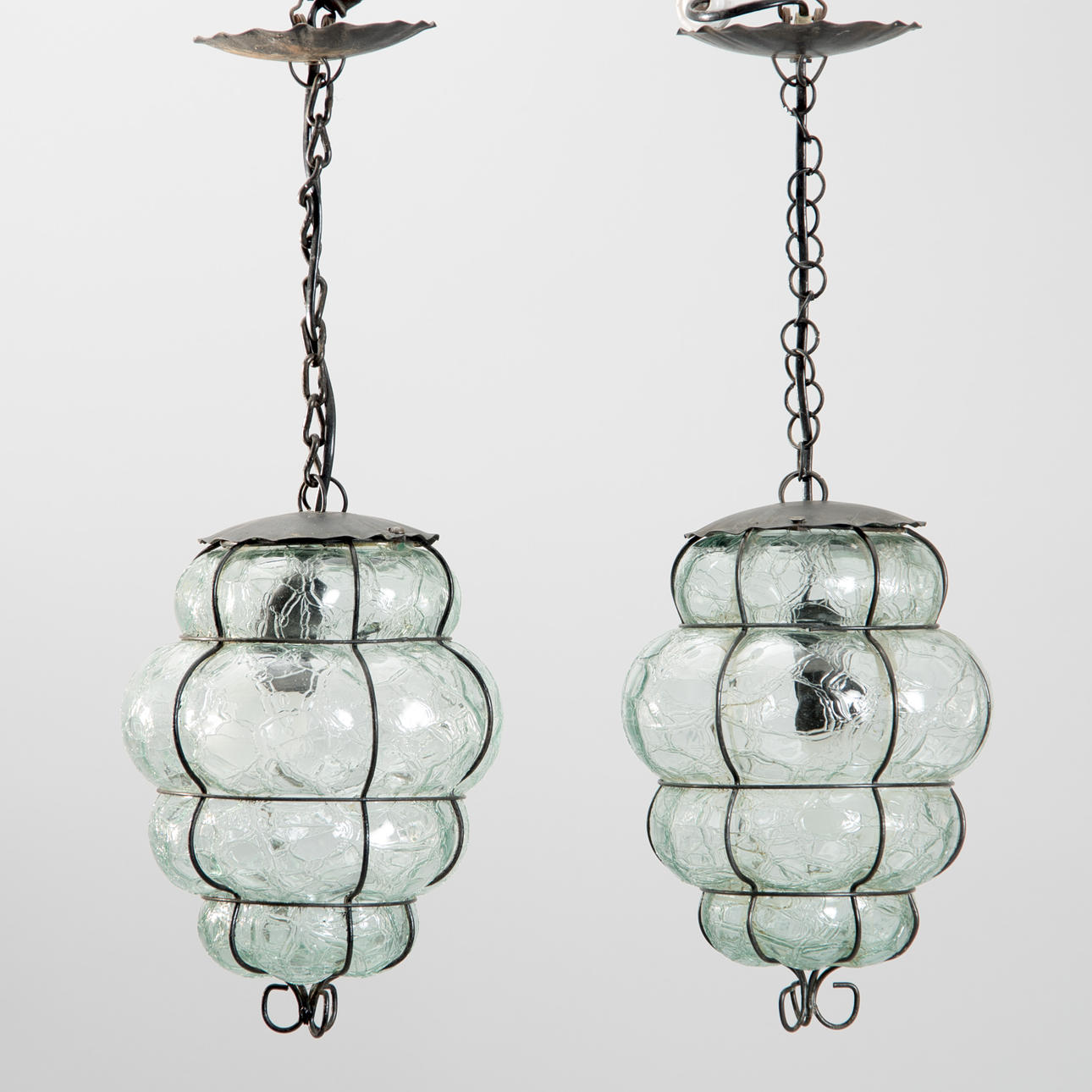 TAKLAMPOR, 1 par, skansenglas/smide.