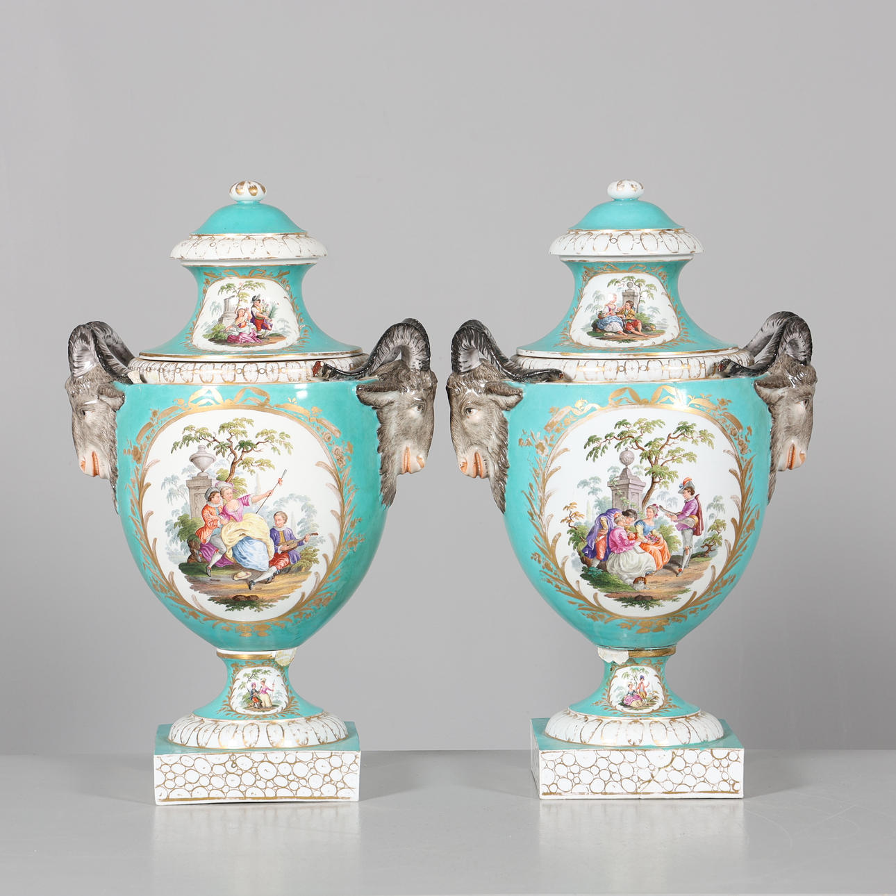 LOCKURNOR, 1 par, keramik, Meissen.