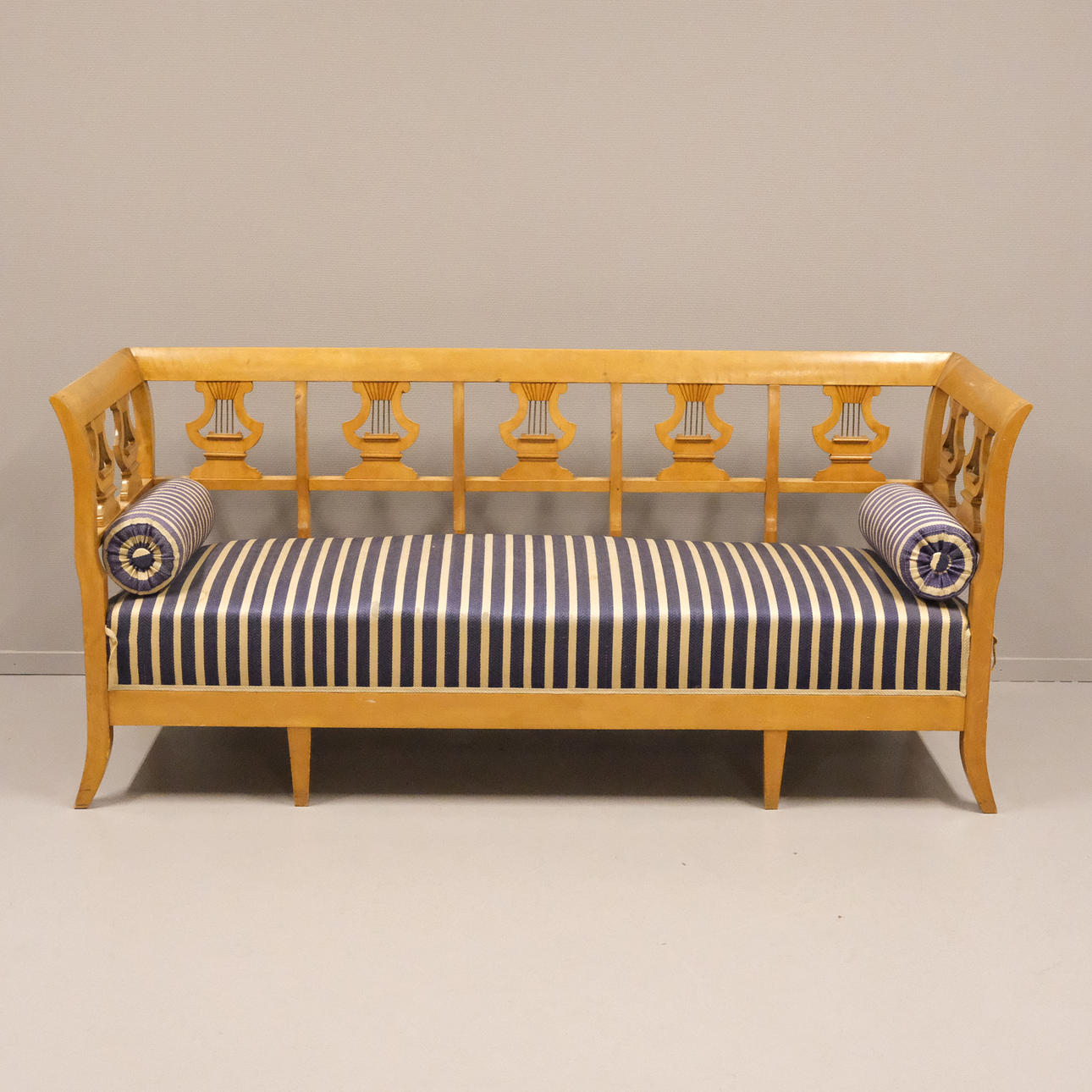 SOFFA, EMPIRESTIL, OMKRING 1900.