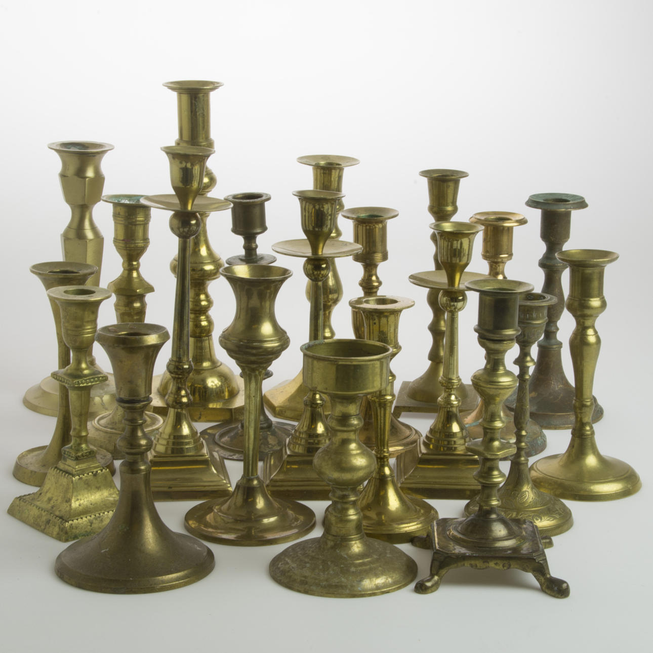 LJUSSTAKAR, 21 stycken, mässing.