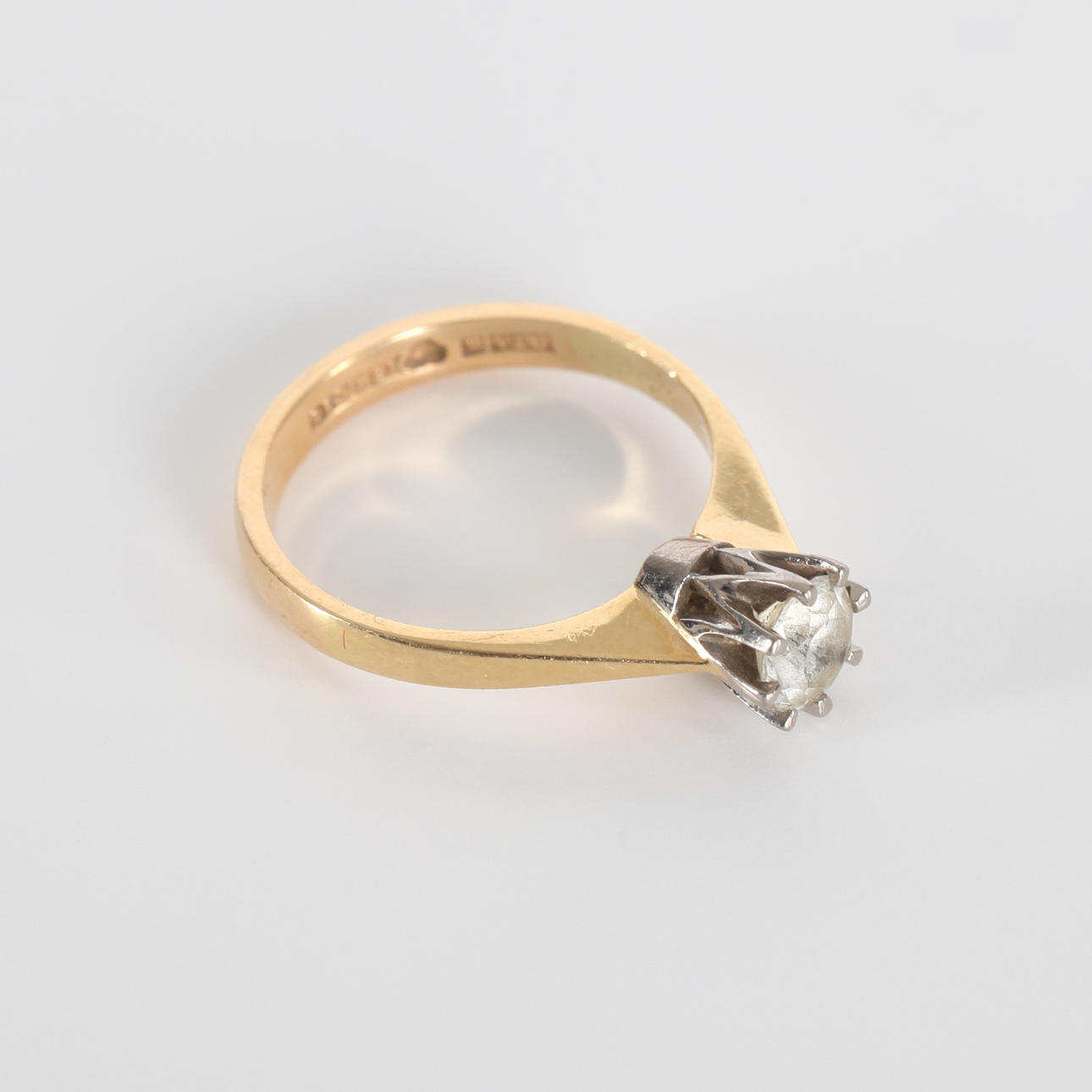 RING MED VIT STEN, 18K guld, 1977.
