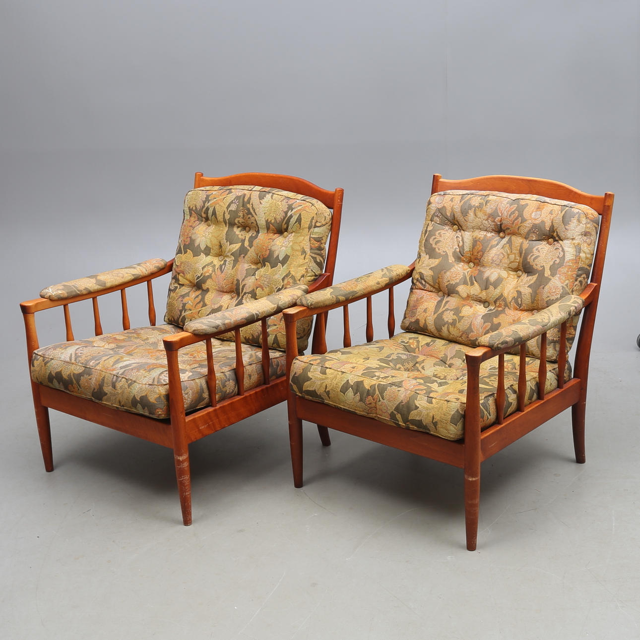 FÅTÖLJER, 1 par, 1900-talets andra hälft.