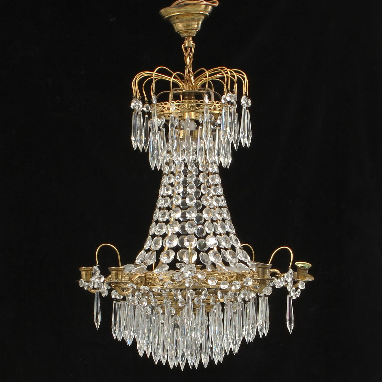 LJUSKRONA och LAMPETTER, 1900-tal, höjd ca 60 cm.