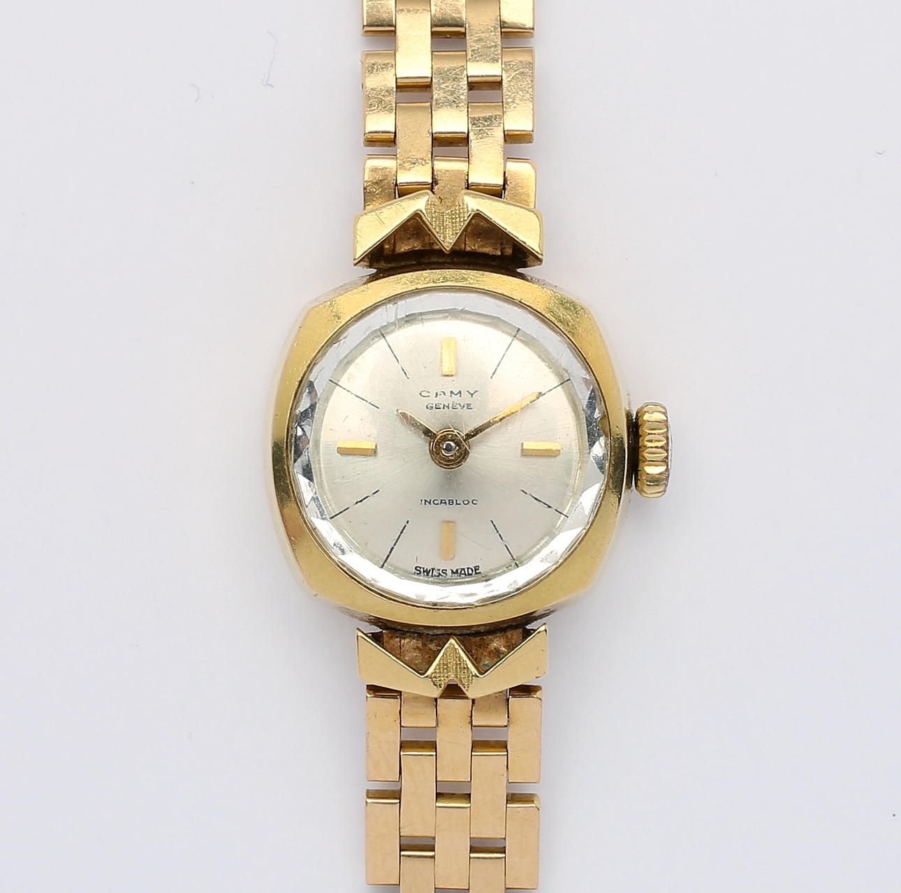 DAMARMBANDSUR, 18K guld, Camy. Totalvikt ca 25,8 g.