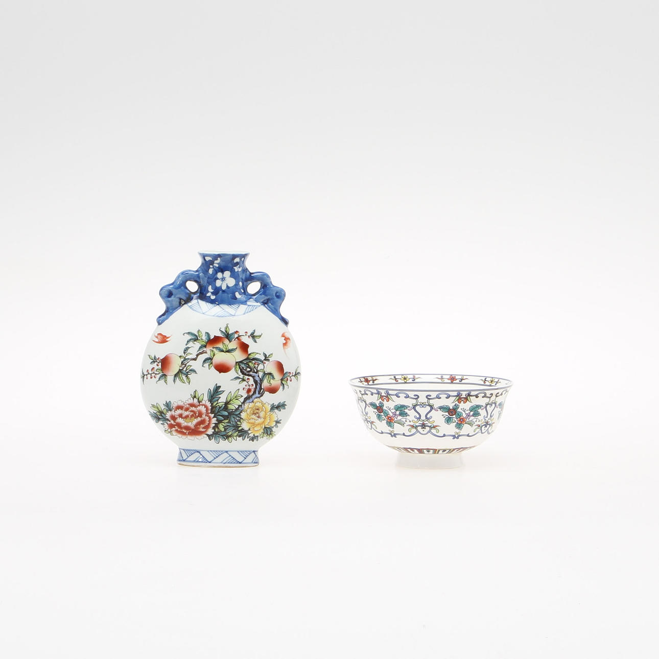 PILGRIMSKRUS samt SKÅL, porslin, Kina.