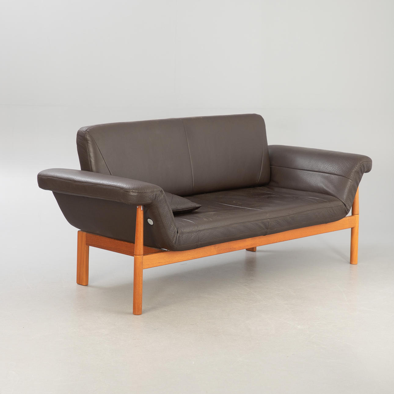 HS Design, lädersoffa / dagbädd, Danmark.