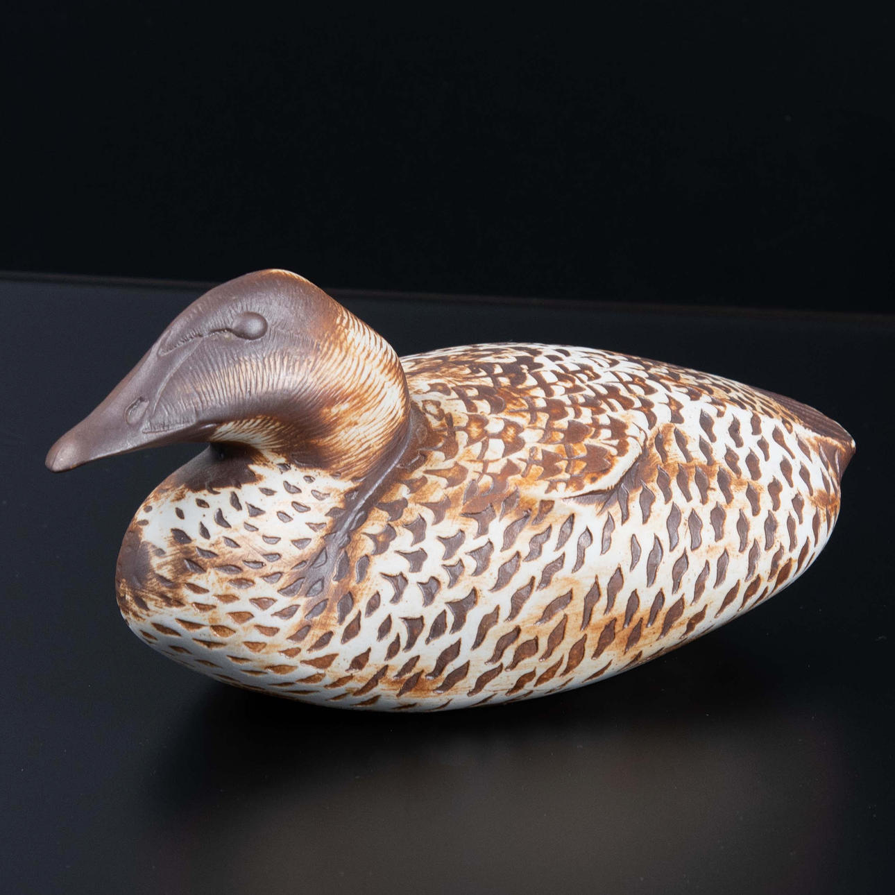 PAUL HOFF. Gustavsberg figurin. Ejder keramik.